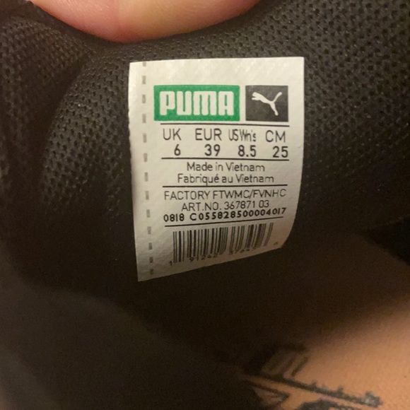 Puma Classics Black with Peach size 8 1/2 - Picture 10 of 10